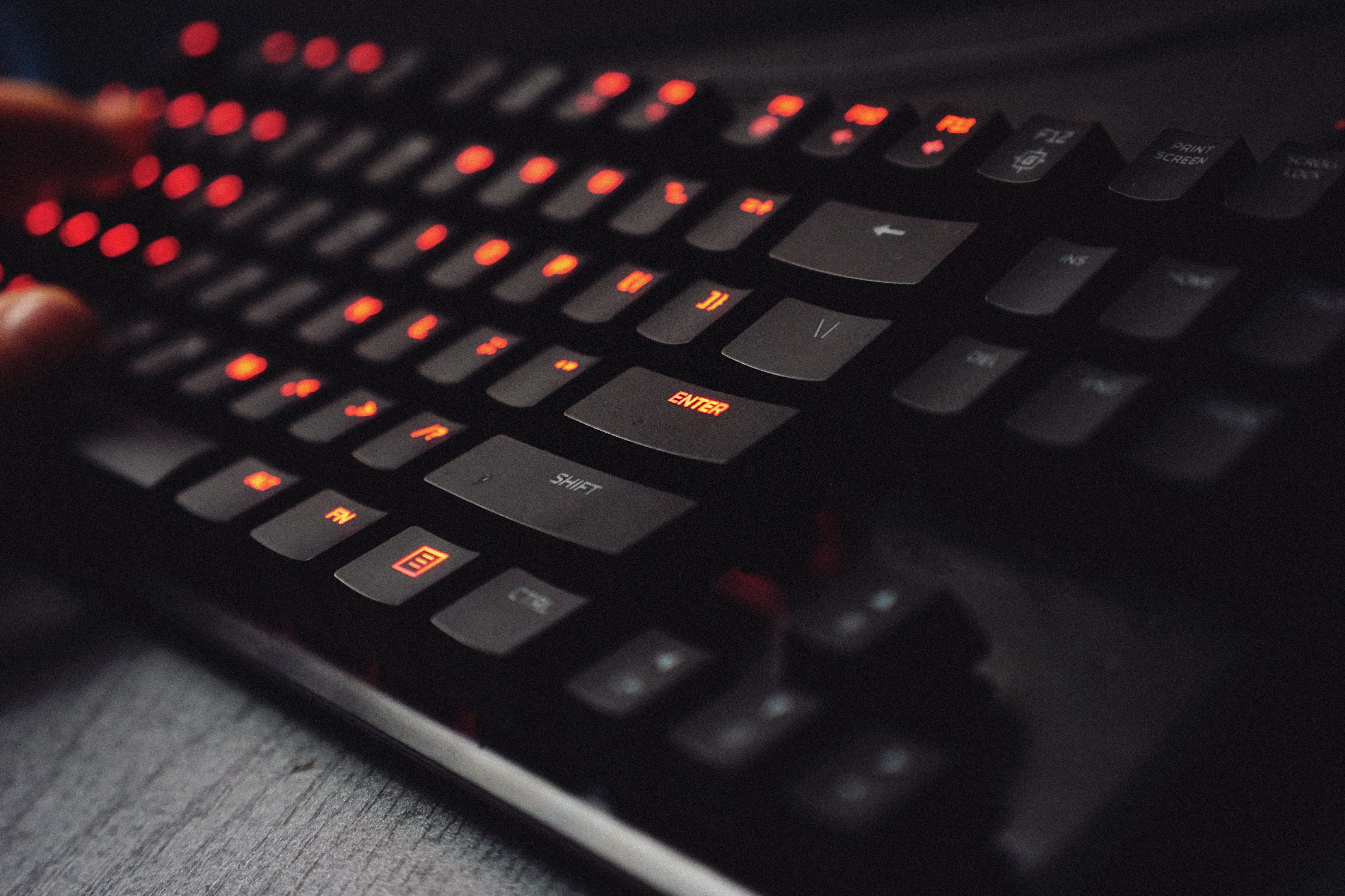 Bredt sortiment af elektronisk udstyr fra ASUS og nye grafikkort her